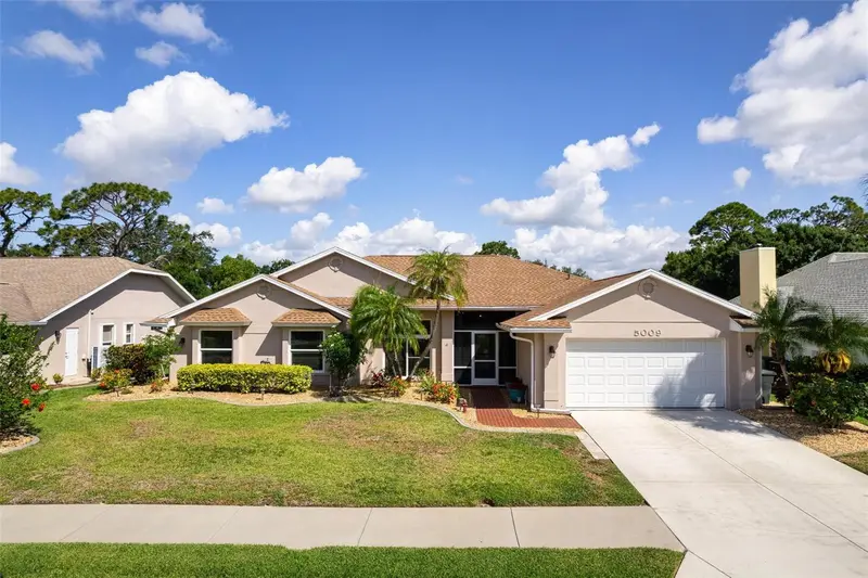 5009 Southern Pine Cir, FL