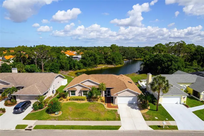 5009 Southern Pine Cir, FL