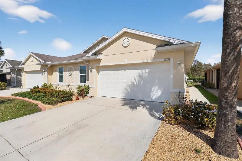 25152 E Lenox Cir, FL