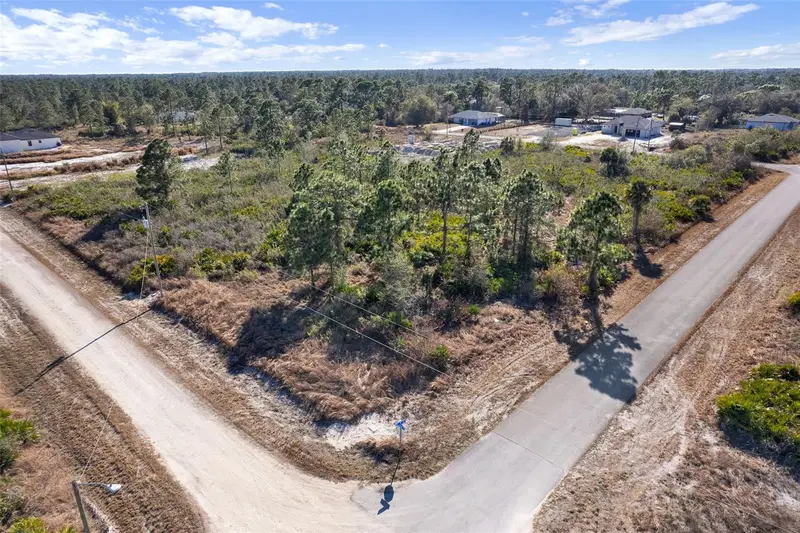 Corner Lot, FL