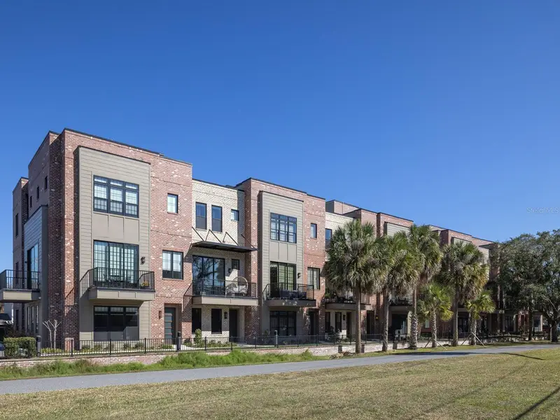 64 N Park Ave, FL