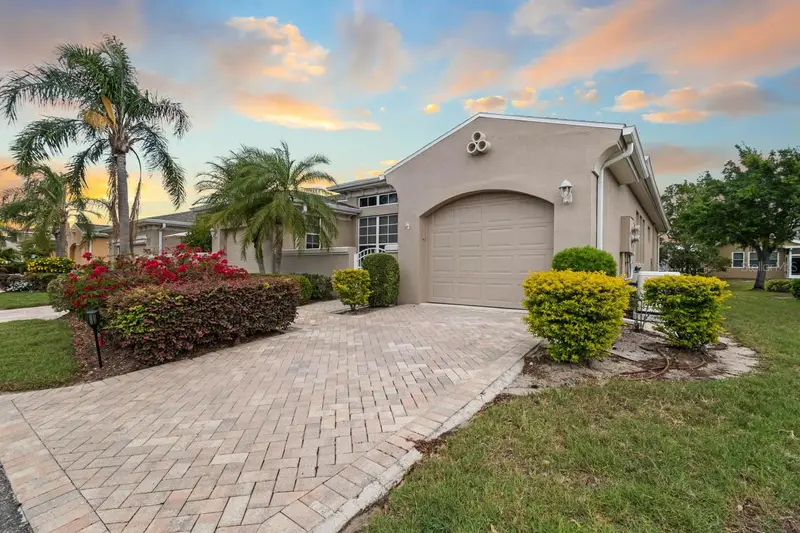 1007 Chelsea Greens Ct #36, FL