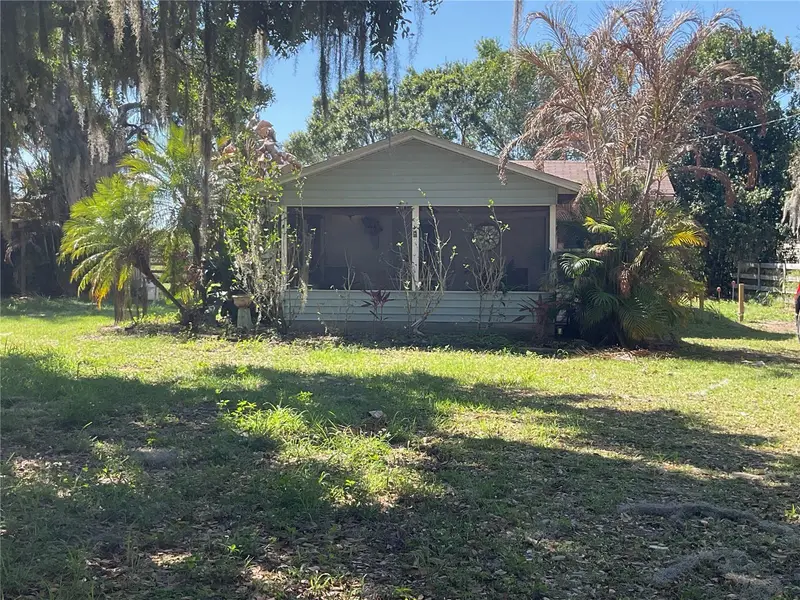 3221 Ne Davis St, FL