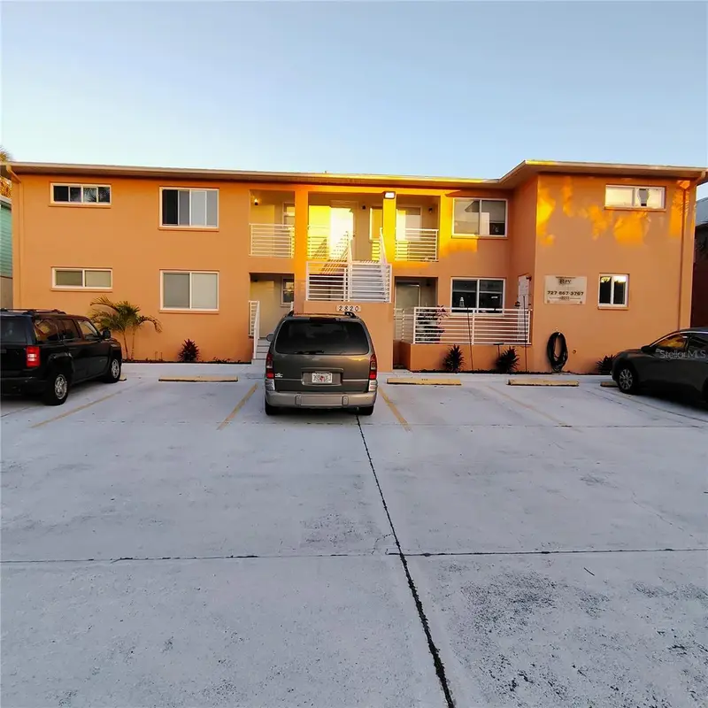 2820 Dupont St S #201, FL