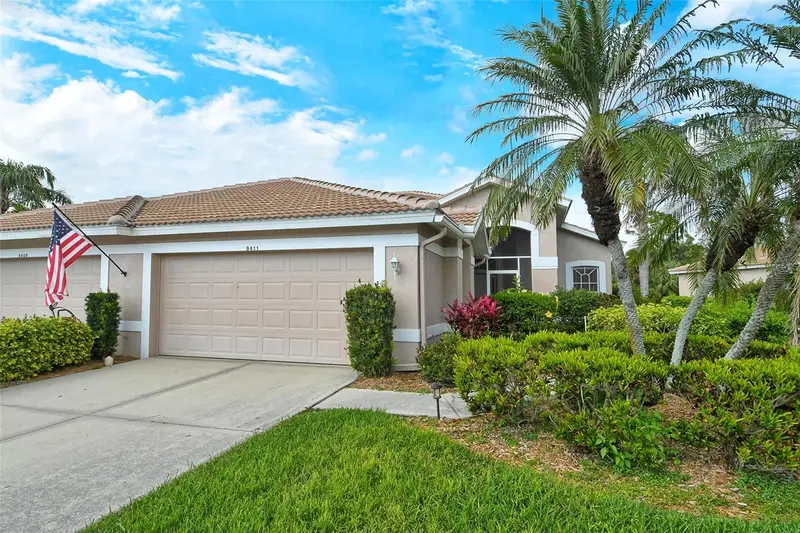 9411 Forest Hills Cir, FL