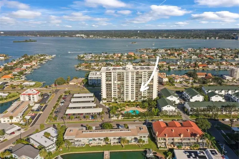 400 Island Way #602, FL