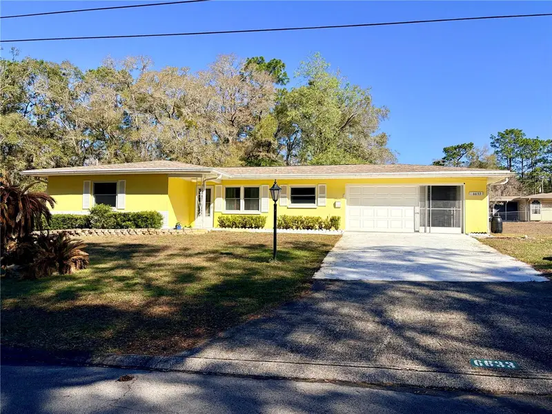 6633 E Gurley St, FL
