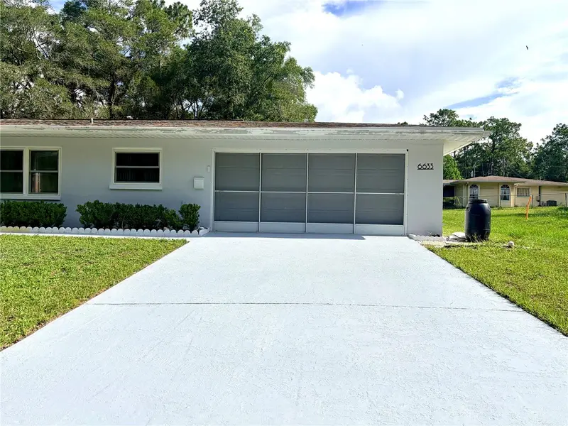 6633 E Gurley St, FL