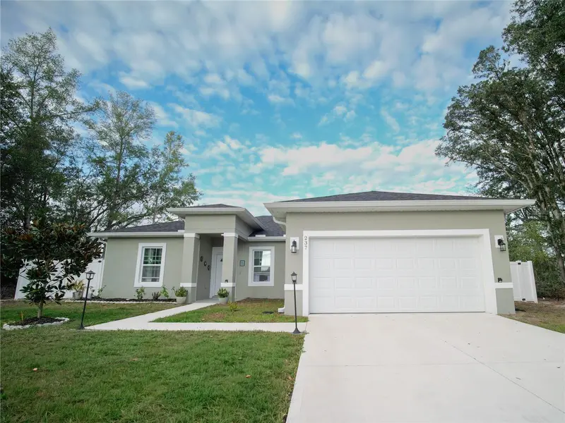 237 Marion Oaks Trl, FL