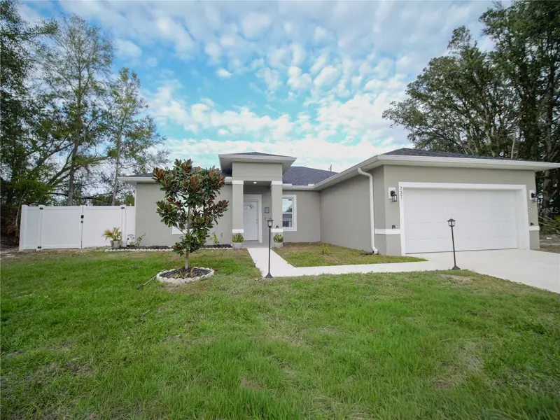 237 Marion Oaks Trl, FL
