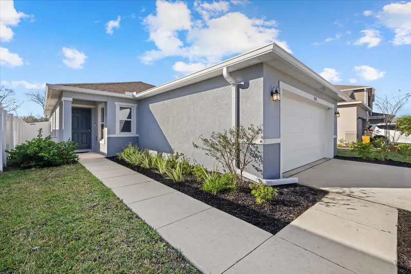 9120 Sandy Bluffs Cir, FL
