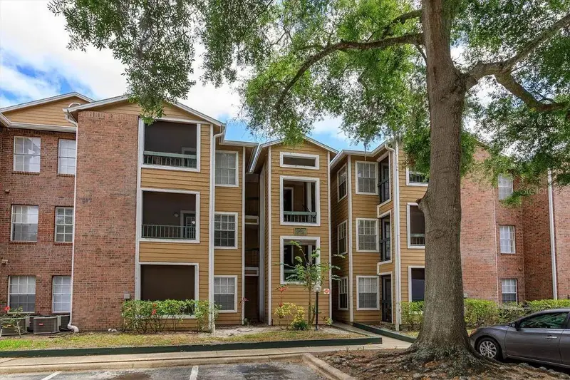 4200 Thornbriar Ln #E305, FL