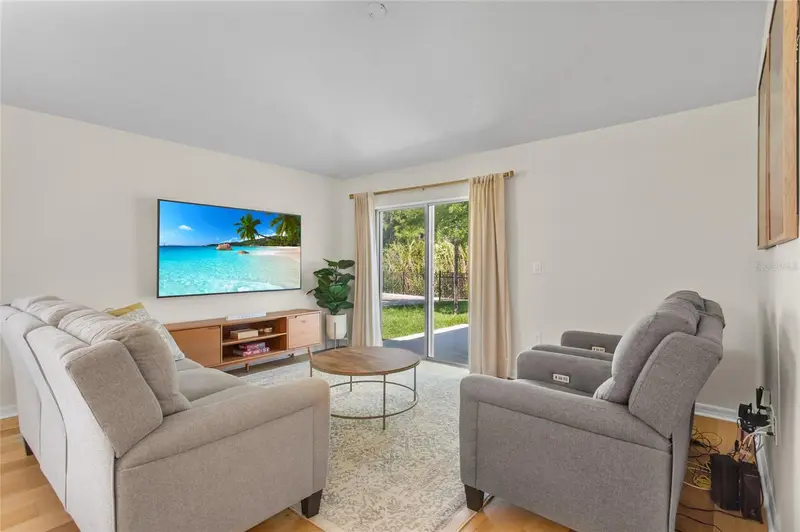 4621 Glencrest Loop, FL