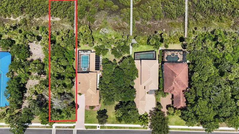 2 N Riverwalk Dr, FL
