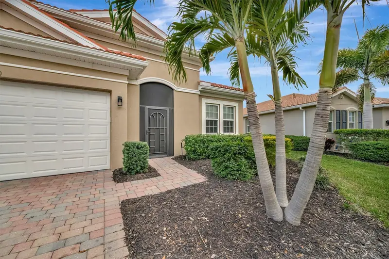 24040 Riverfront Dr, FL
