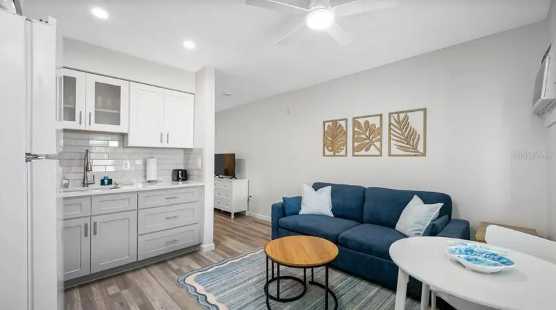 2700 Gulf Blvd #2, FL