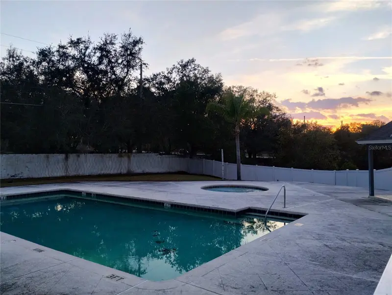 1716 Chatham Cir, FL