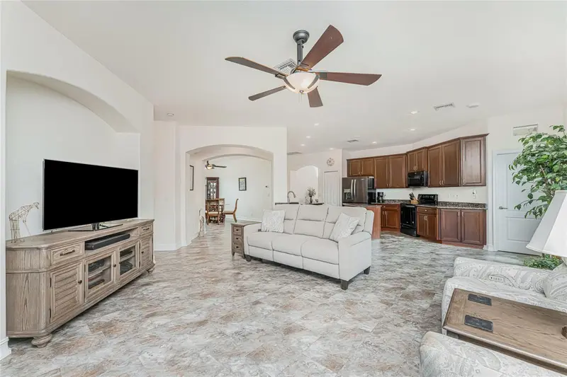 228 Antilla Dr, FL