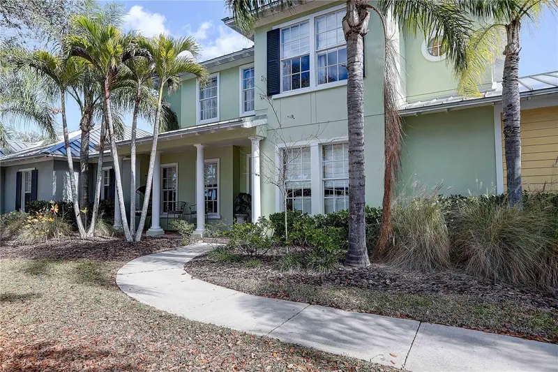 5518 Luminar Pointe Ln, FL