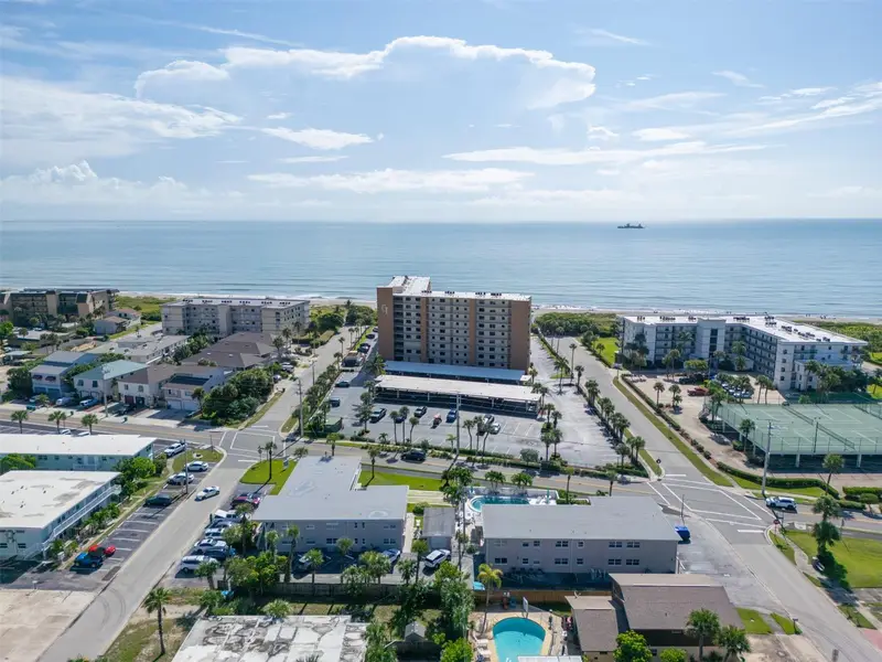 425 Tyler Ave #4b, FL