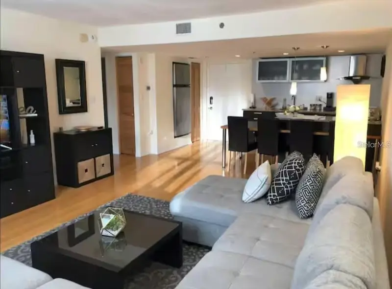 701 S Madison Ave #422, FL