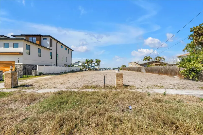 2129 Bayou Grande Blvd Ne, FL