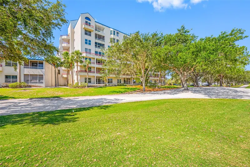 2333 Feather Sound Dr #A107, FL