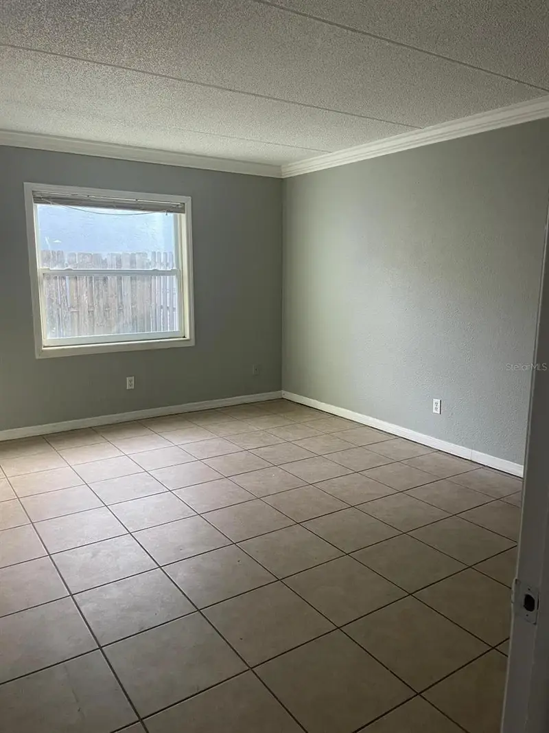14413 Americana Cir #105, FL