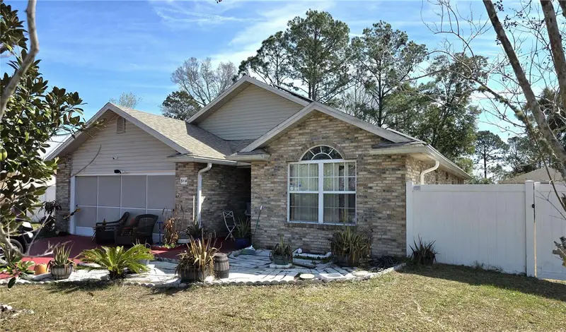 34 Praver Ln, FL