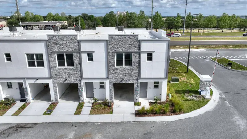 608 Trikomo Dr, FL