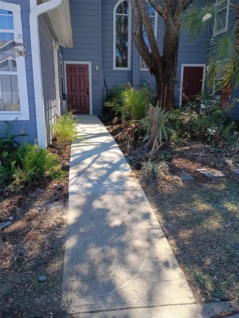 225 Mango Dr, FL