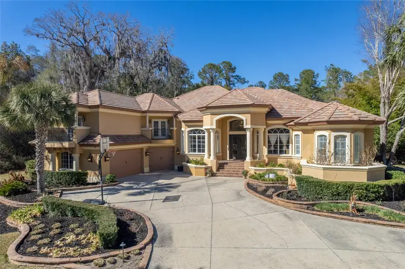 695 Se 47th Loop, FL