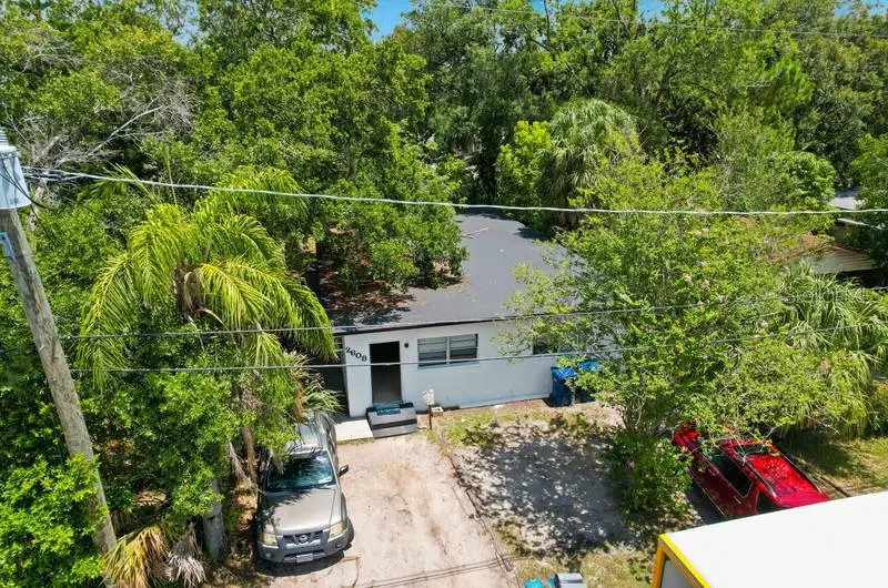 2608 E Cayuga St, FL