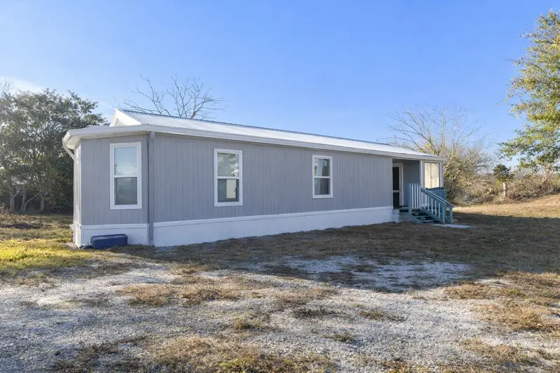 702 W Hillsboro St, FL