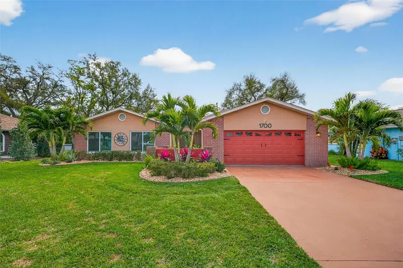 1700 Glen Lakes Blvd N, FL