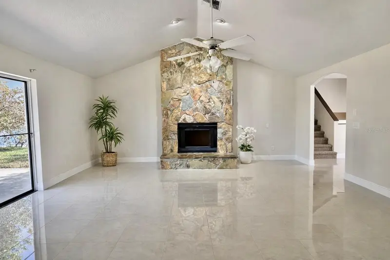 513 Bar Dr, FL