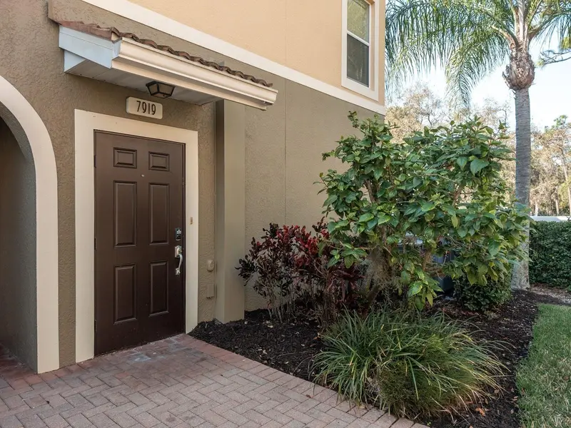 7919 Limestone Ln #13-204, FL