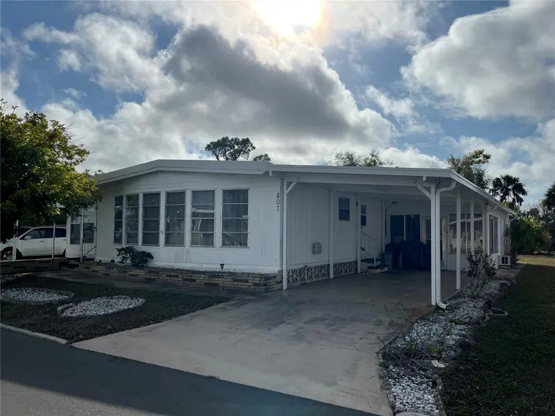807 Jolanda Cir, FL