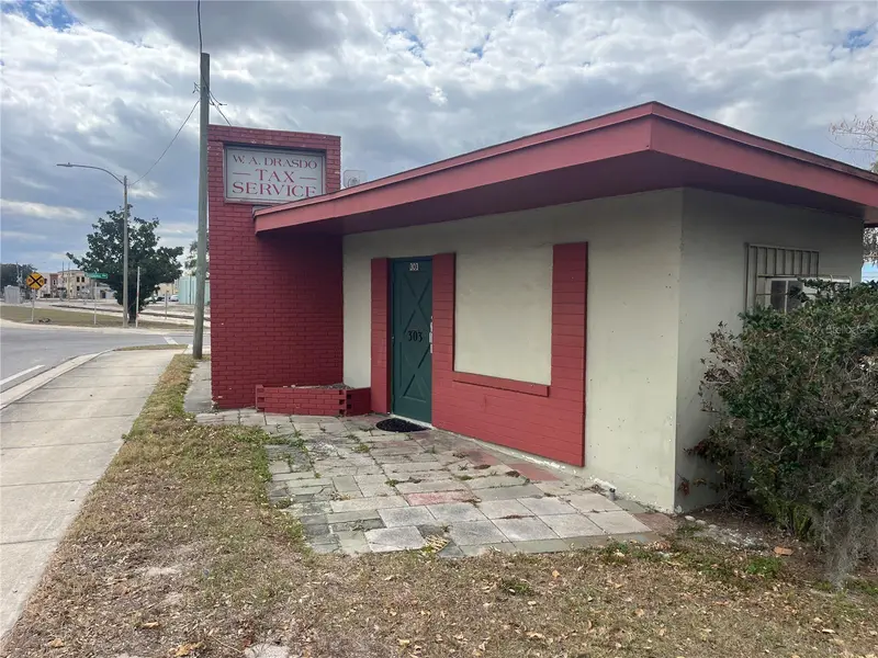303 Scenic Hwy N, FL