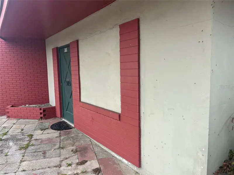 303 Scenic Hwy N, FL