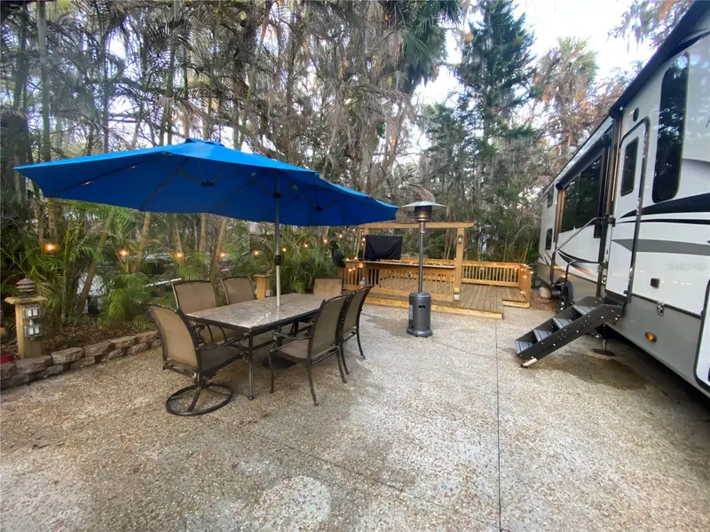 313 Gator Aly, FL