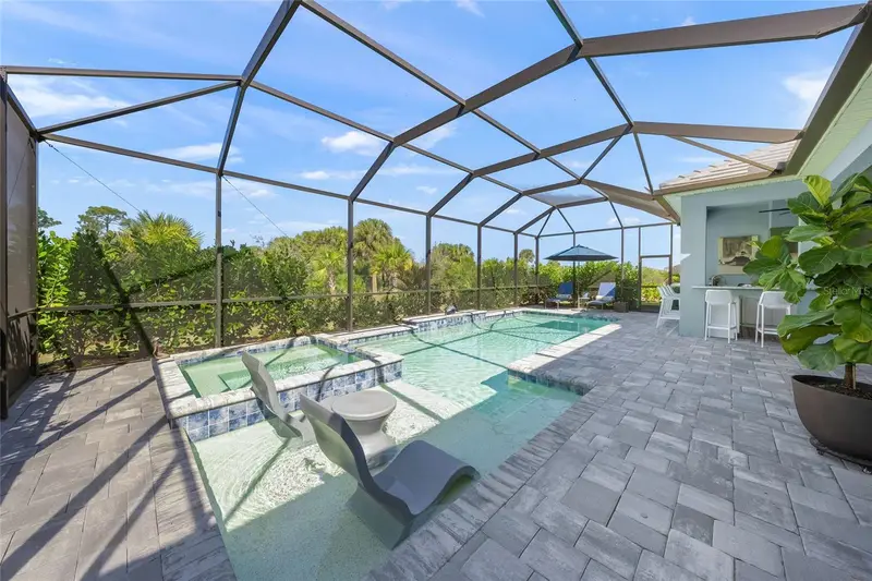 10345 Canaveral Cir, FL