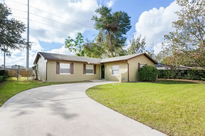 631 Trailwood Dr, FL