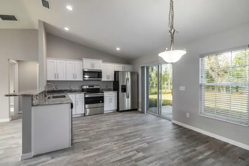 2 Ash Dr, FL