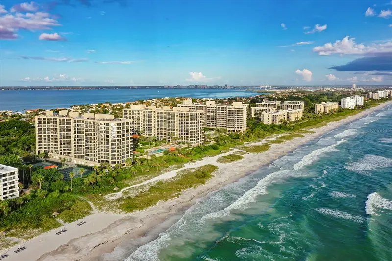 1241 Gulf Of Mexico Dr #111, FL