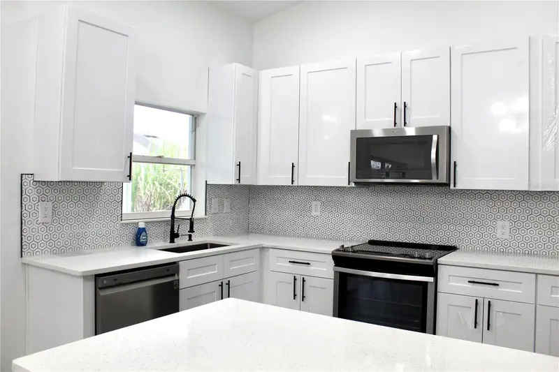 602 Cheetah Ln, FL