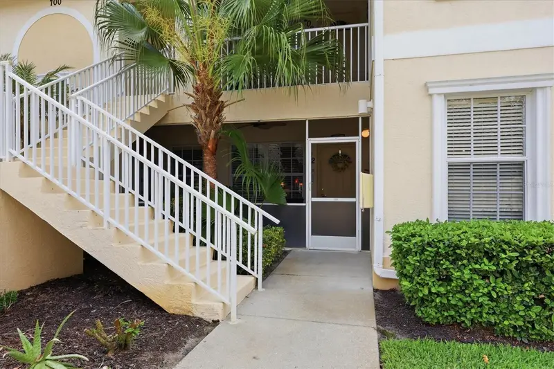 700 Mirabella Cir #102, FL