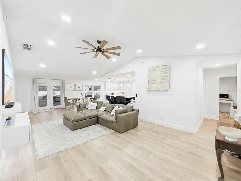 2285 Fox Wood Ct, FL