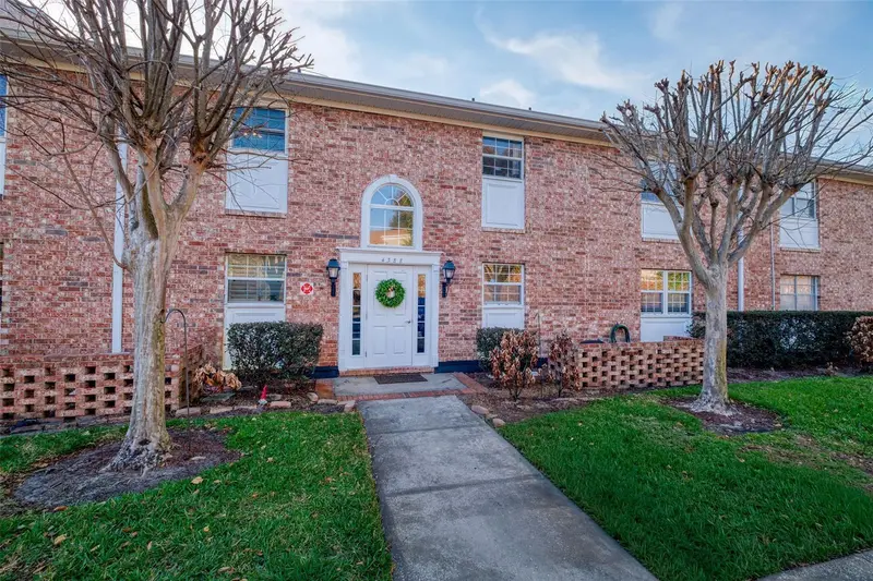 4388 Lake Underhill Rd #21c2, FL