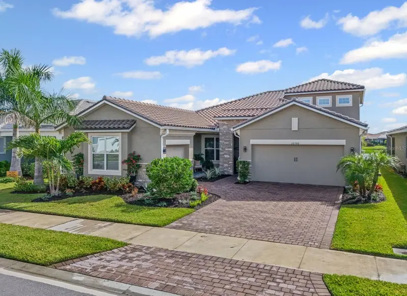 20380 Symphony Pl, FL